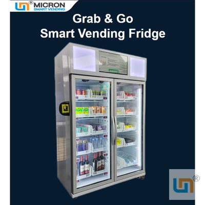 Máquina expendedora elegante vegetal del refrigerador de la leche del huevo con la puerta abierta